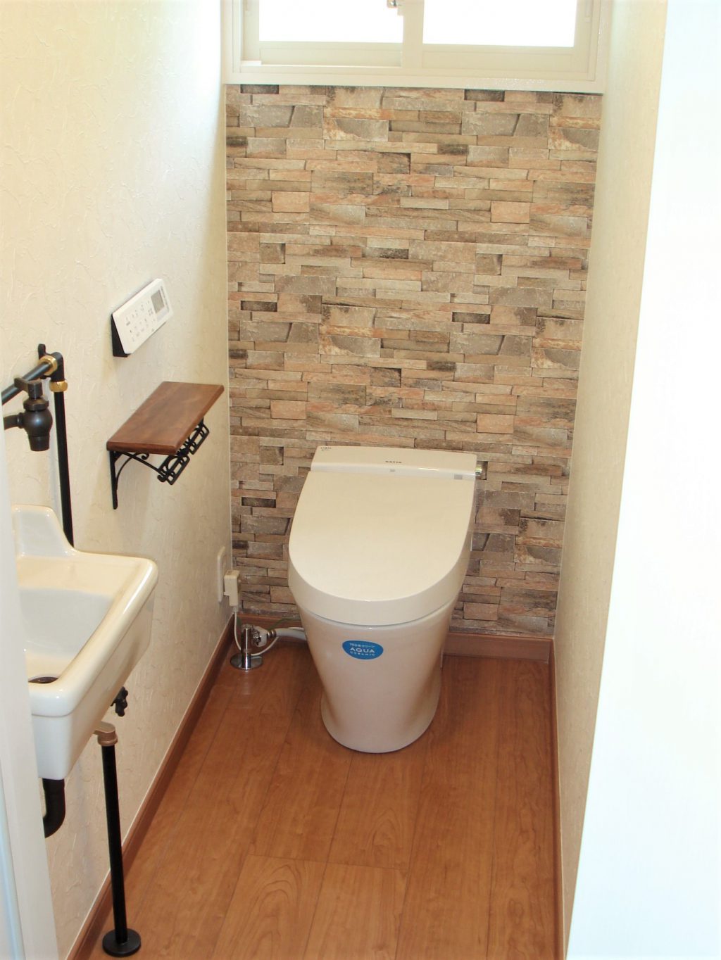 トイレの壁紙は ちょっと冒険しよう ヤマシナのリフォーム 千葉県鎌ケ谷市 船橋市でリフォームなら